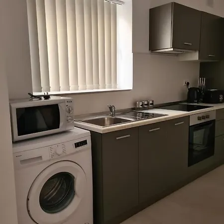 Modern-studio In Qawra Malta *