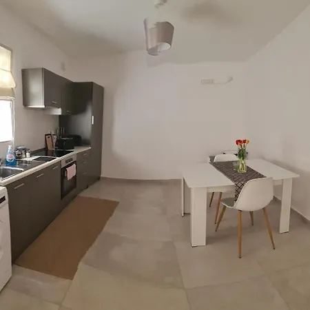 Modern-studio In Qawra Malta Apartmán